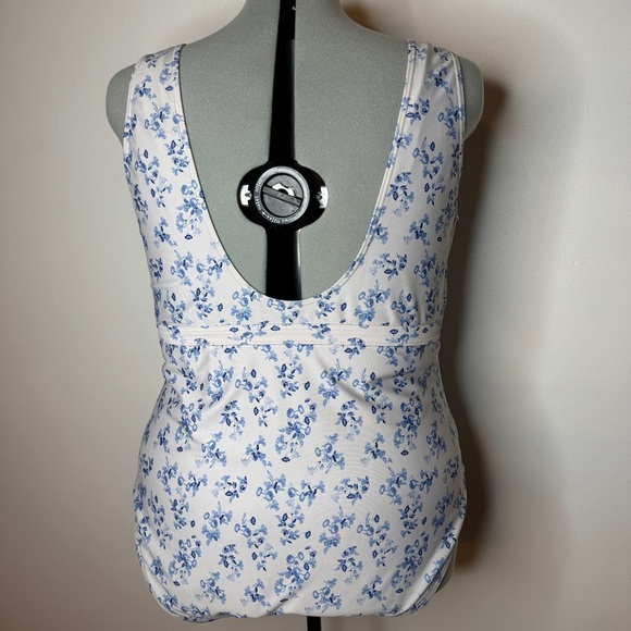 Peek & Beau Floral One-Piece Swimsuit with Bow Cut Out - Picture 4 of 5